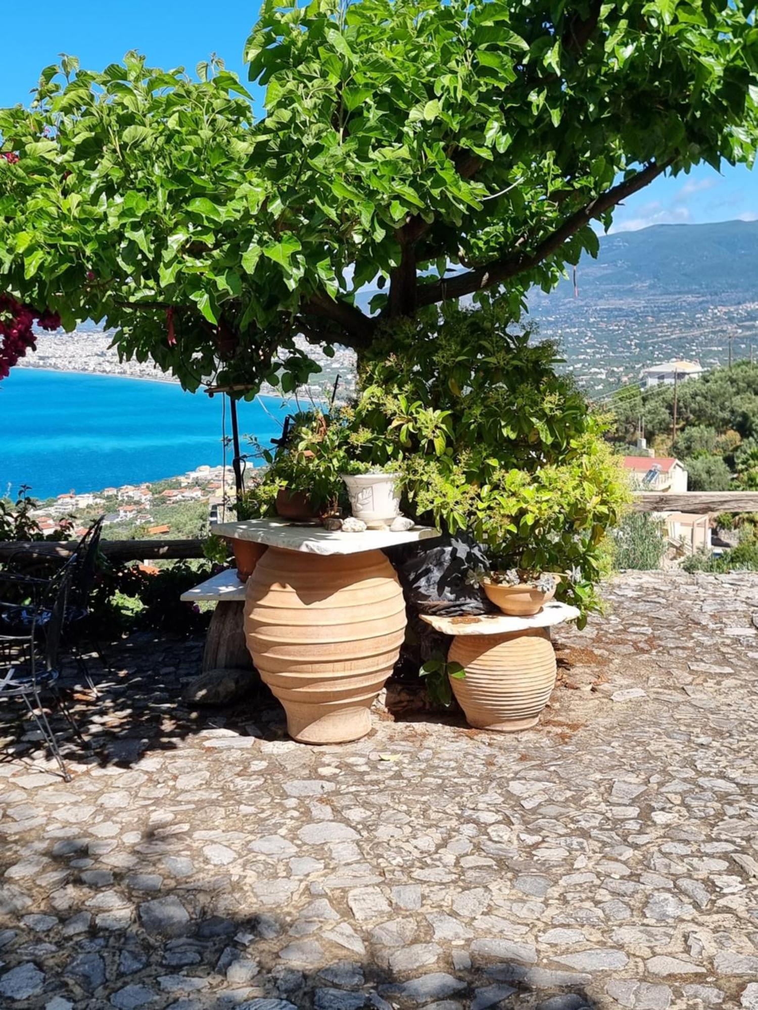 Unique View Apartment Каламата Экстерьер фото